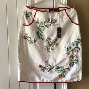Embroidered skirt